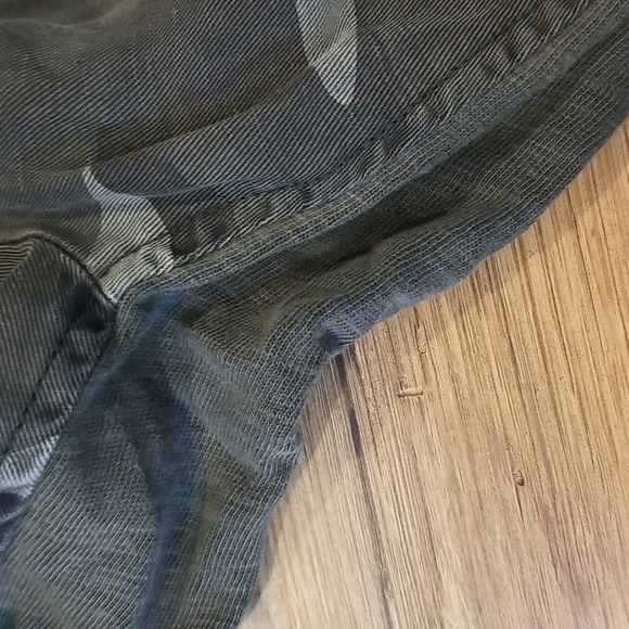 SPLENDID Lyocell Linen Camo Jogger Pants with front and back pockets - Picture 9 of 14